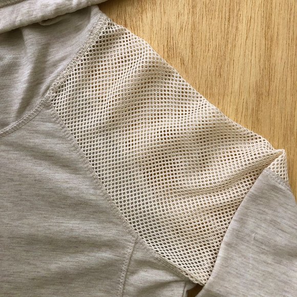 JUST BE FREE Women’s Mesh Shoulders Heather Gray Pullover Lightweight Hoodie M - Picture 3 of 6